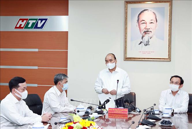 Chủ tịch nước Nguyễn Xuân Phúc thăm một số cơ quan báo chí lớn của Thành phố Hồ Chí Minh

