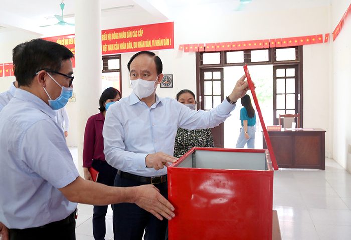Thành ủy Hà Nội kiểm tra công tác chuẩn bị bầu cử và phòng, chống dịch tại huyện Mê Linh