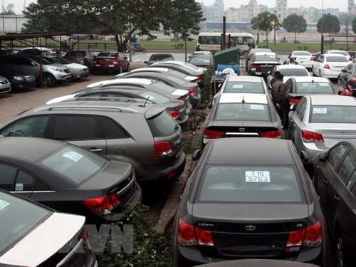 Số lượng ô tô nhập khẩu nguyên chiếc giảm trong tháng 4-2021