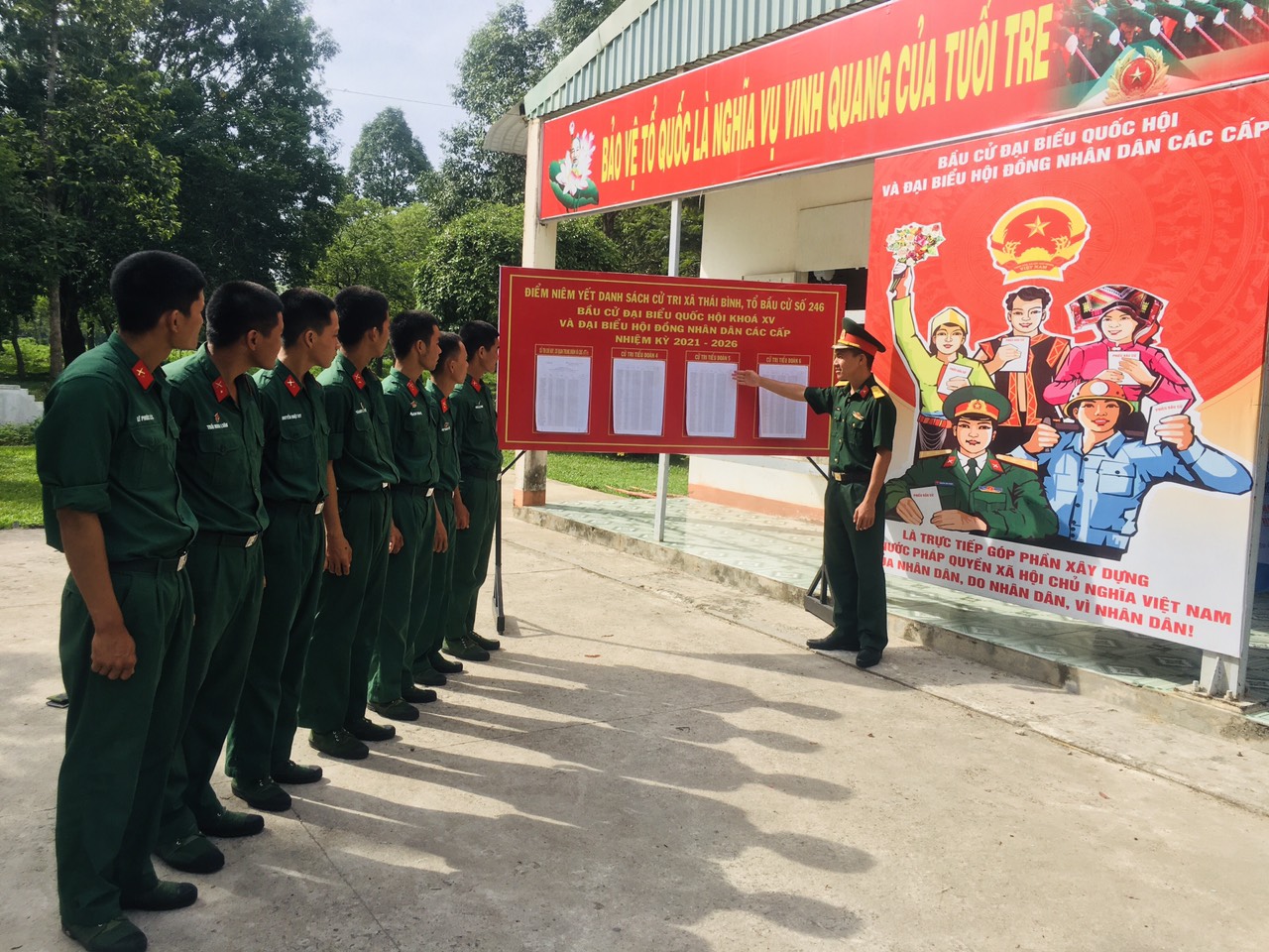 Thi đua hướng về ngày hội lớn