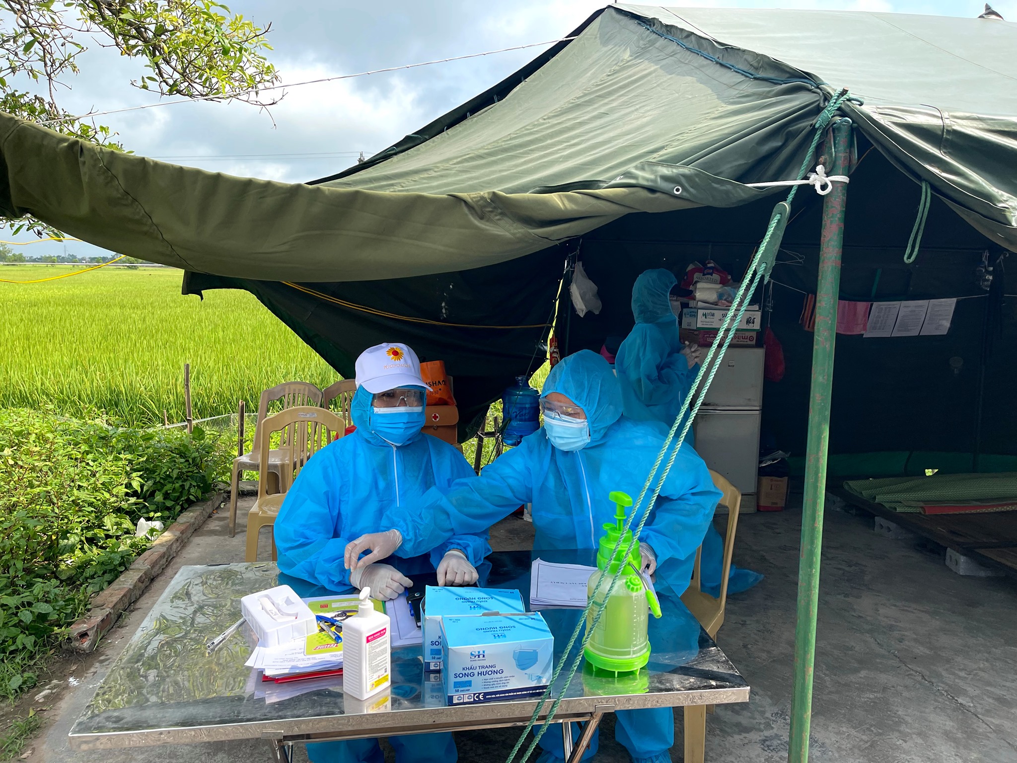 Bản tin Covid-19 sáng 15-5: Thêm 20 ca mắc Covid-19 ở khu vực đã cách ly