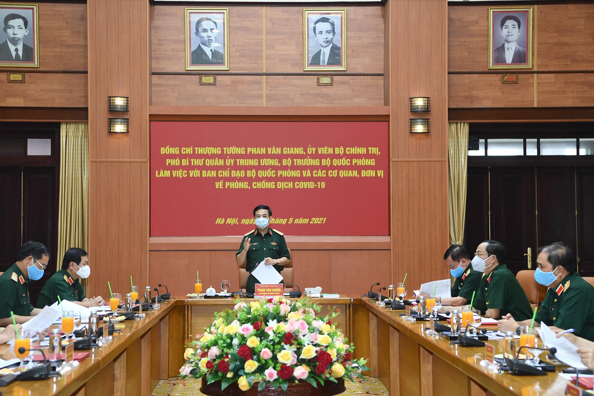 Quân đội triển khai khẩn cấp lực lượng, phương tiện giúp đỡ các địa phương phòng, chống dịch Covid-19