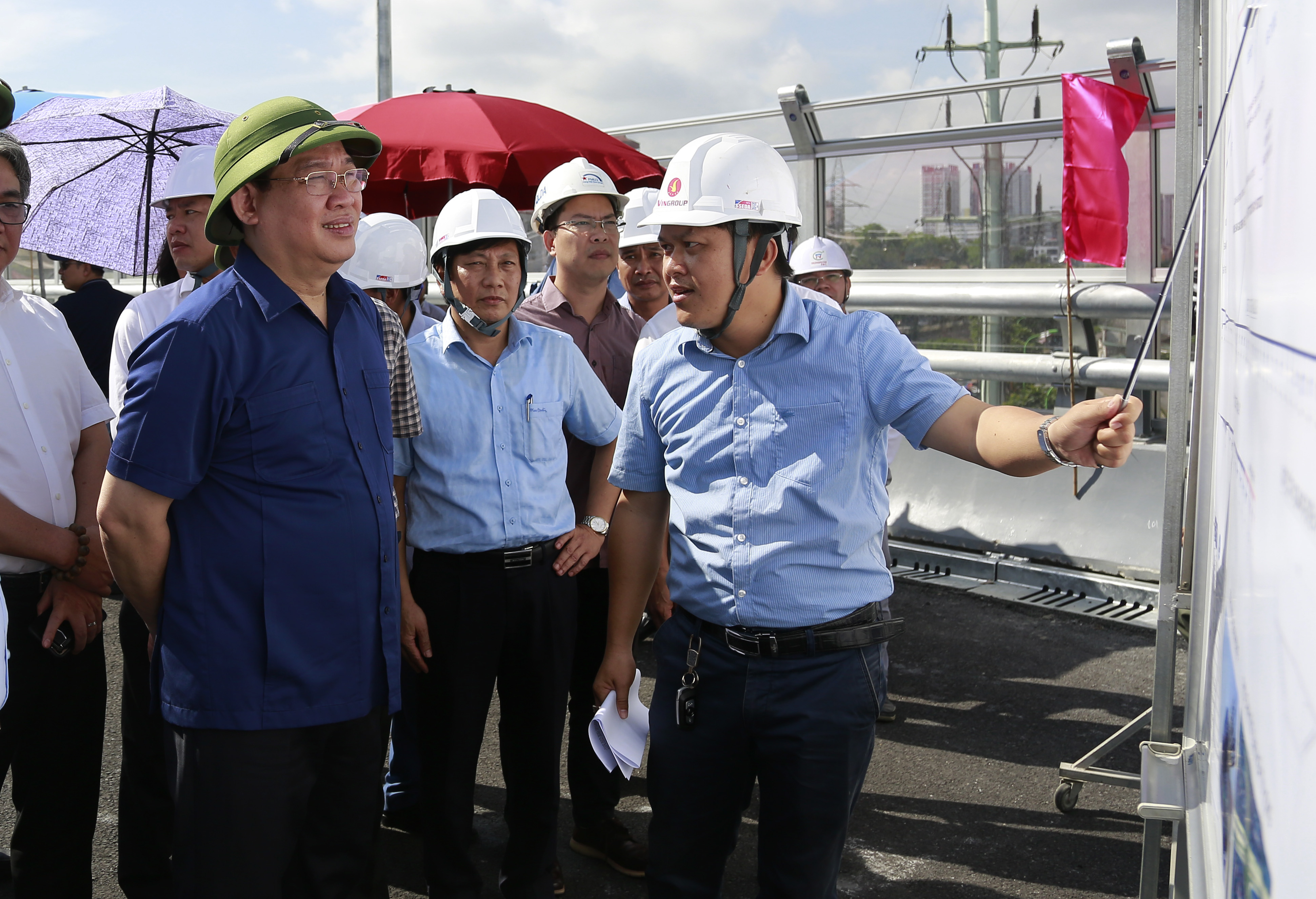 Bài 1: Theo lời Bác dạy, gương mẫu đi đầu