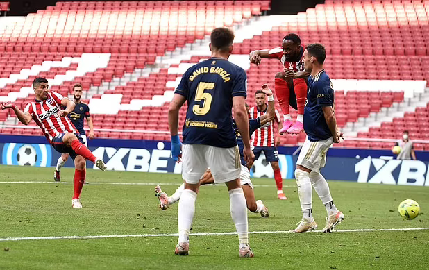 Real Madrid và Atletico bám đuổi nhau trong cuộc đua vô địch