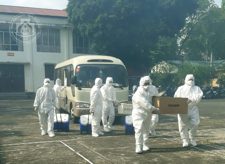 Hơn 400 y, bác sĩ trẻ Bệnh viện Trung ương Quân đội 108 viết “quyết tâm thư” sẵn sàng xung phong vào vùng dịch