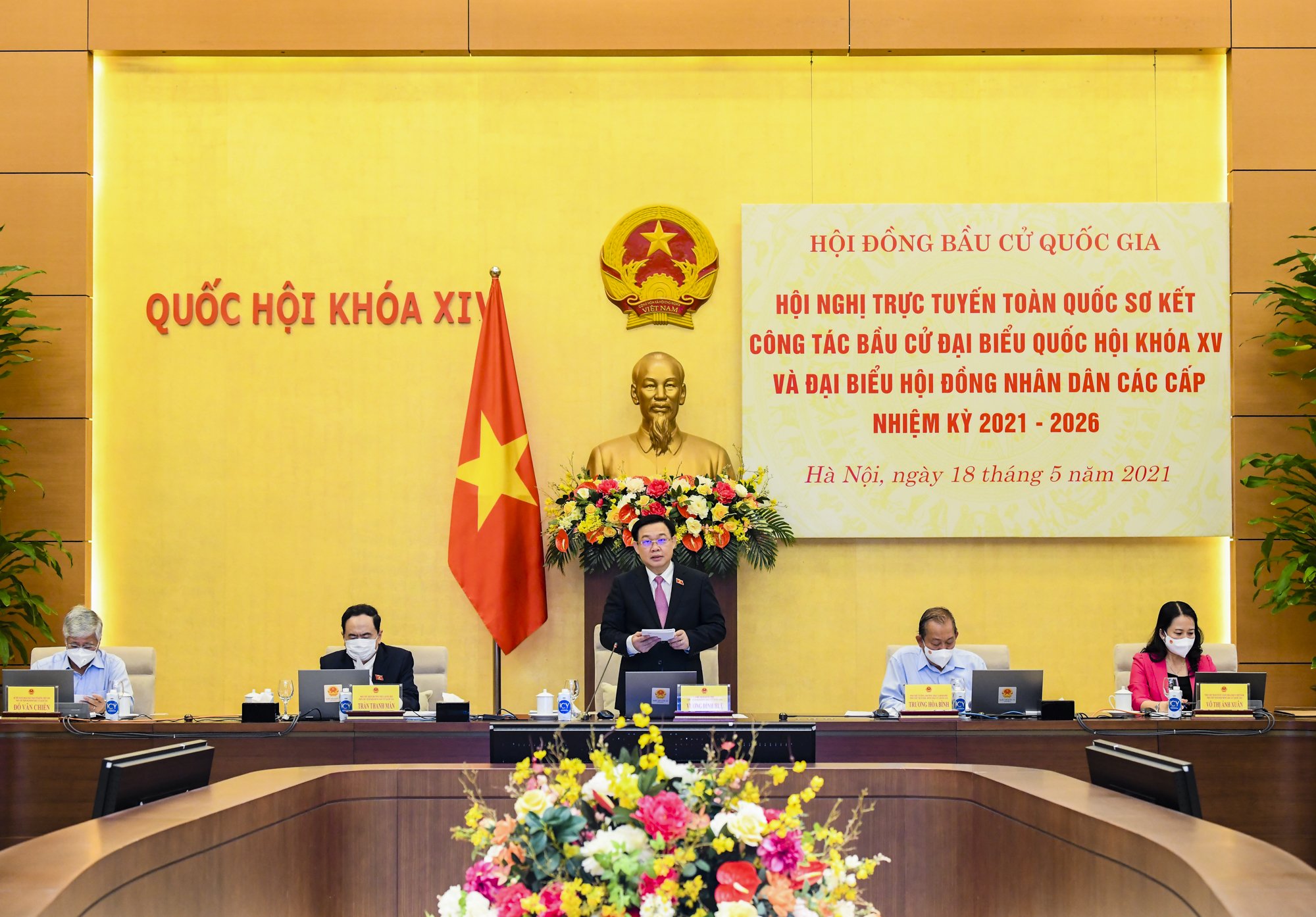  Quyết tâm tổ chức bầu cử đúng thời gian và thành công