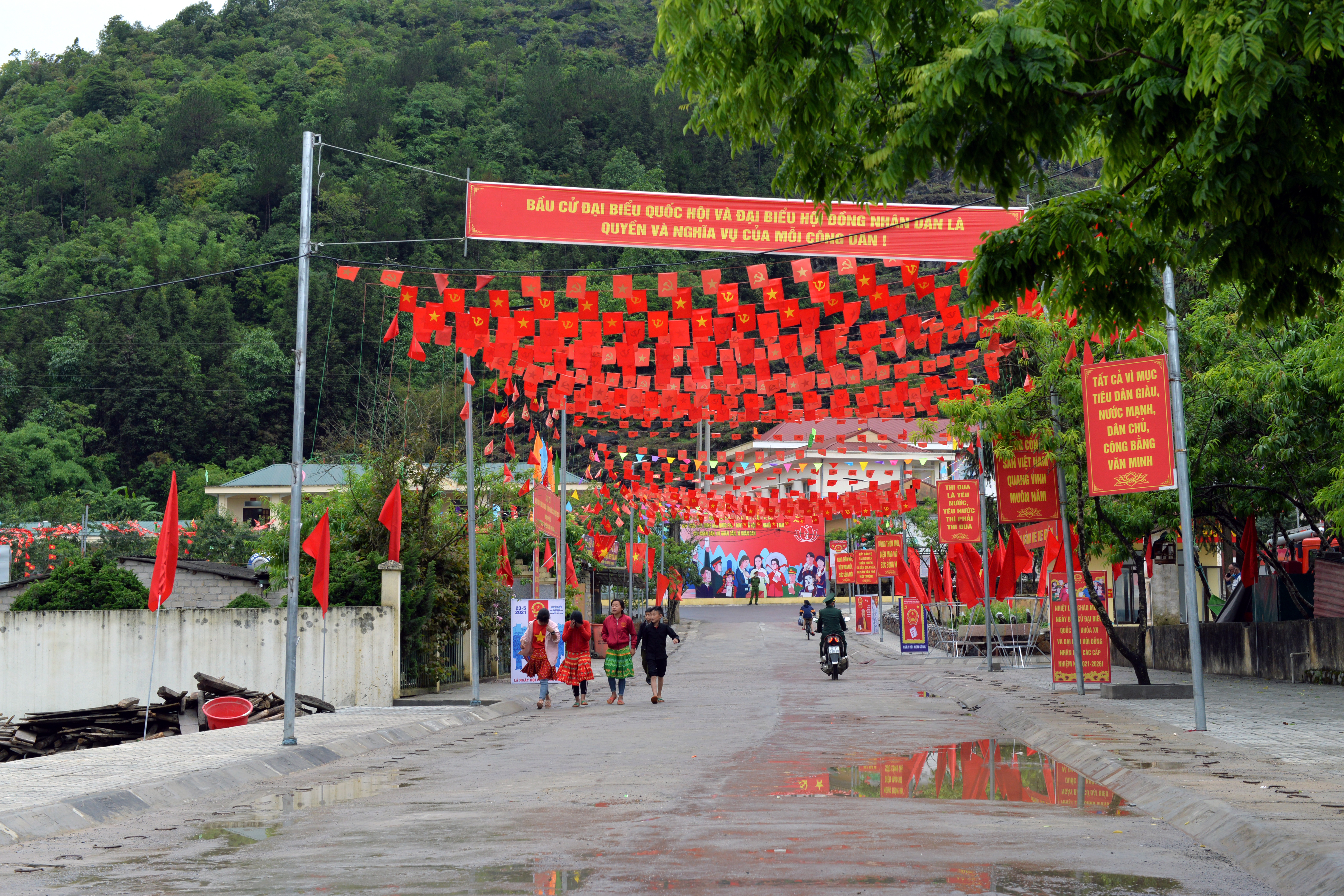 Nhân dân vùng cực Bắc đất nước hân hoan với ngày hội lớn