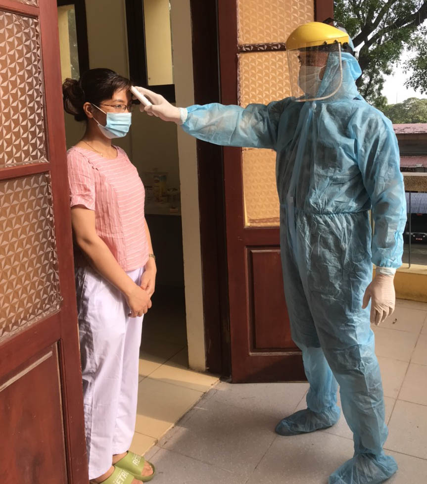 Hết lòng vì dân ở khu cách ly Thành An      