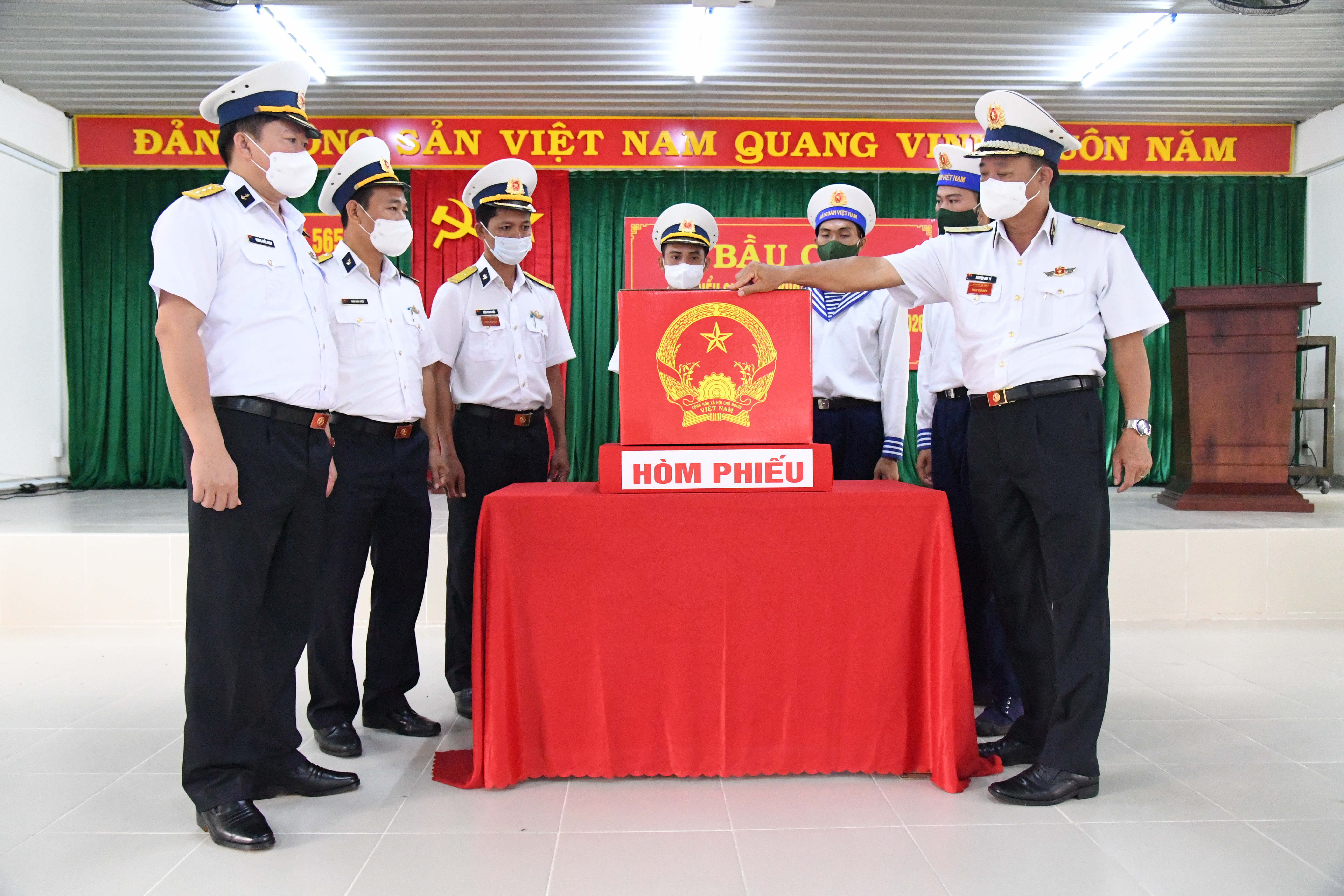 Vùng 5 Hải quân kiểm tra công tác bầu cử tại các đơn vị