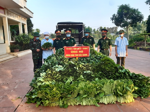 Nhóm phóng viên xung kích Báo QĐND ở tâm dịch Bắc Giang: Những hình ảnh về tăng cường chống dịch sau bầu cử