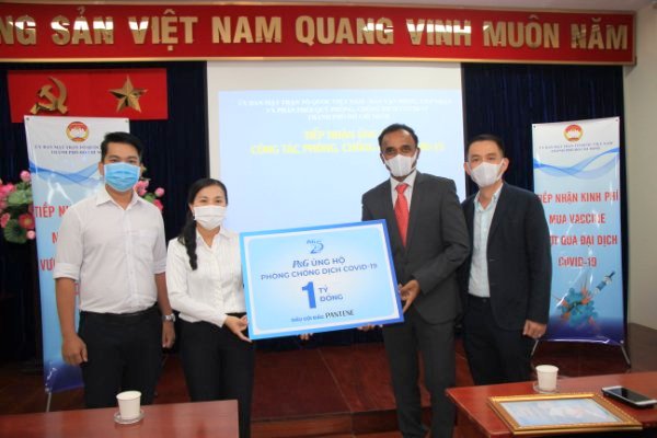 TP Hồ Chí Minh tiếp nhận ủng hộ quỹ phòng, chống dịch Covid-19

