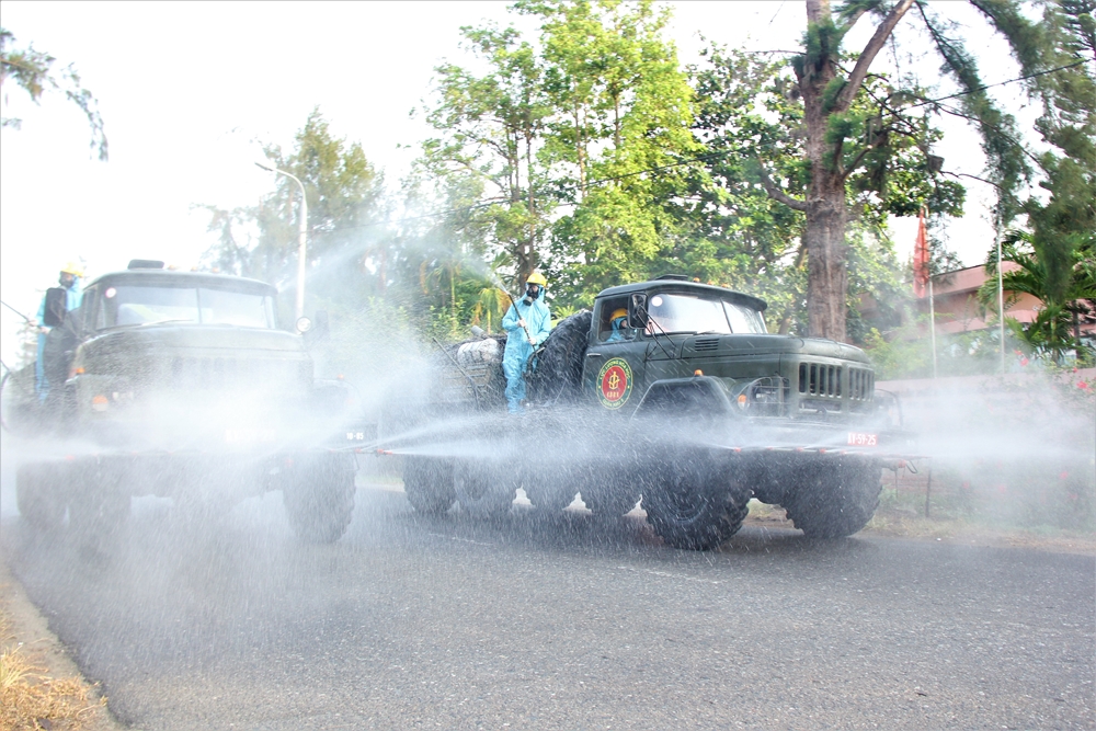 Bộ trưởng Bộ Quốc phòng khen thưởng 131 tập thể, cá nhân đạt thành tích xuất sắc trong phòng, chống dịch