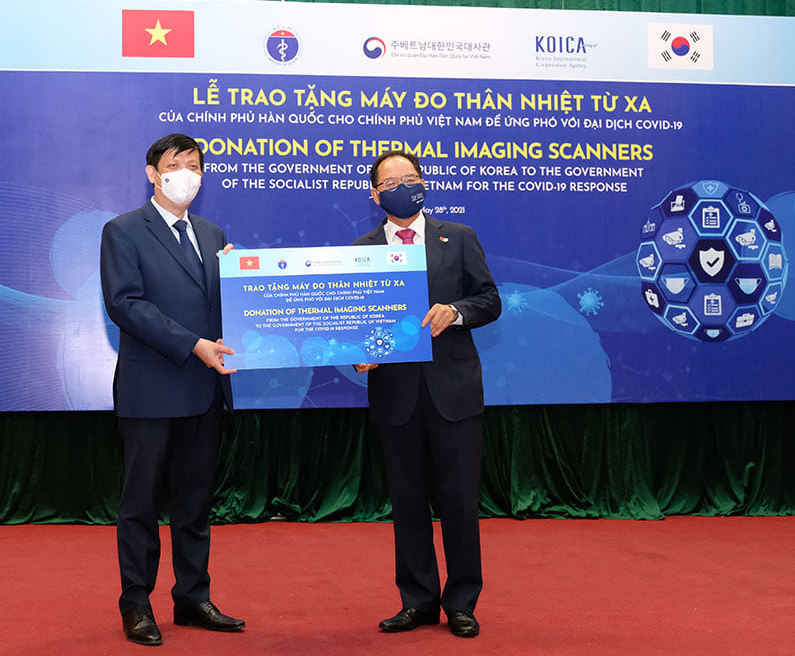 Thực hiện Nghị quyết số 84/NQ-CP: Việt Nam tiếp nhận hỗ trợ 40 máy đo thân nhiệt từ xa của Chính phủ Hàn Quốc