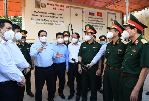 Thủ tướng Phạm Minh Chính: Bắc Giang phải sớm ngăn chặn, đẩy lùi dịch Covid-19