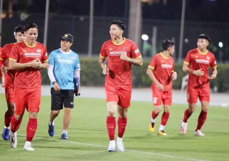 Văn Hậu bình phục, Văn Lâm bị loại khỏi đội tuyển