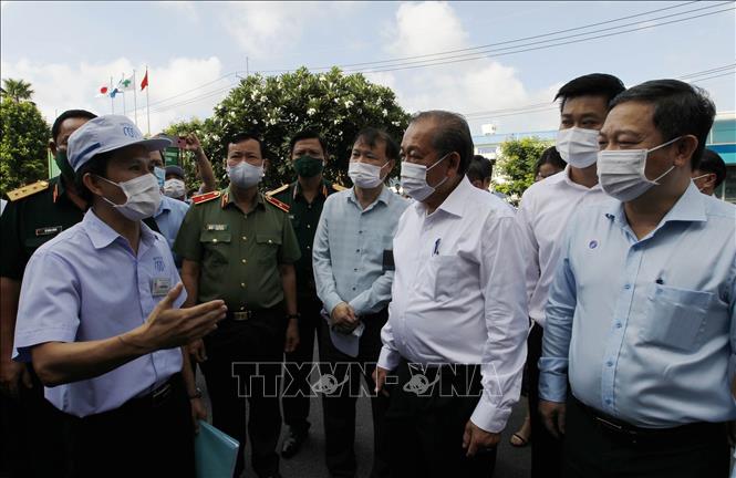Phó thủ tướng Thường trực Chính phủ Trương Hòa Bình kiểm tra phòng dịch Covid-19 tại Thành phố Hồ Chí Minh