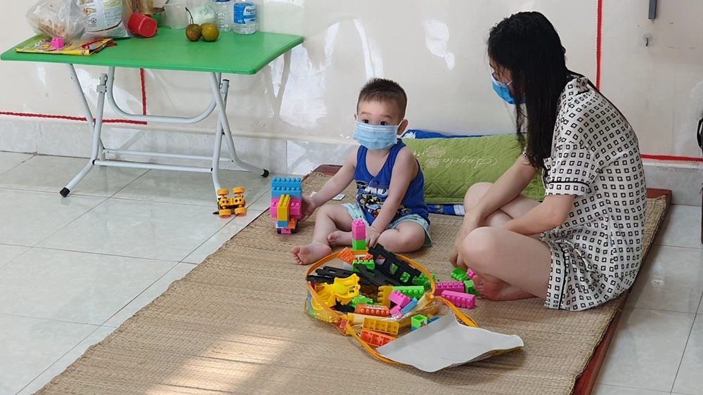 Qua con mắt trẻ thơ, dịch Covid-19 là một thứ vô hình, nhưng gây ảnh hưởng rất lớn tới đời sống hằng ngày của các bé.