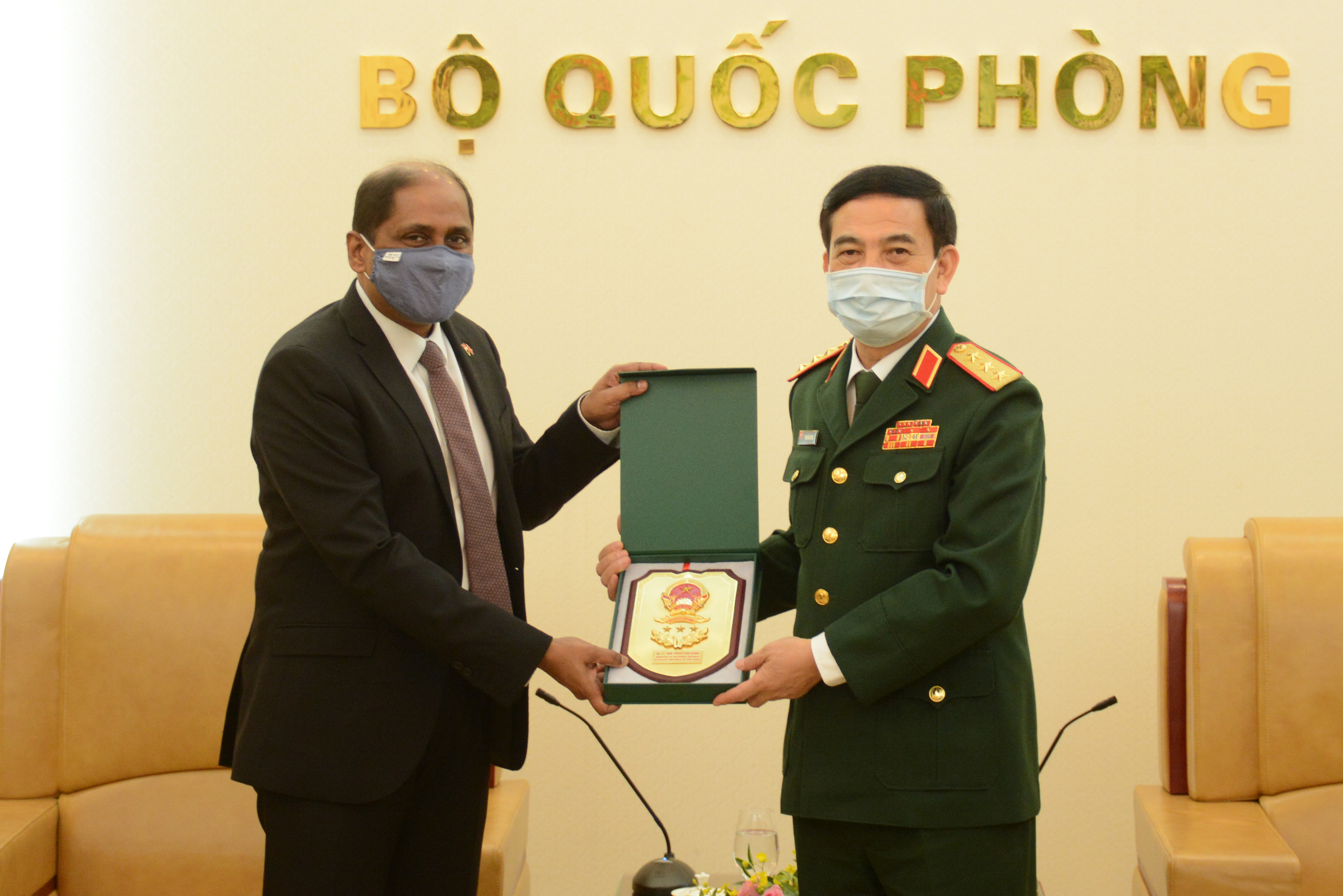 Thượng tướng Phan Văn Giang tiếp Đại sứ Singapore

