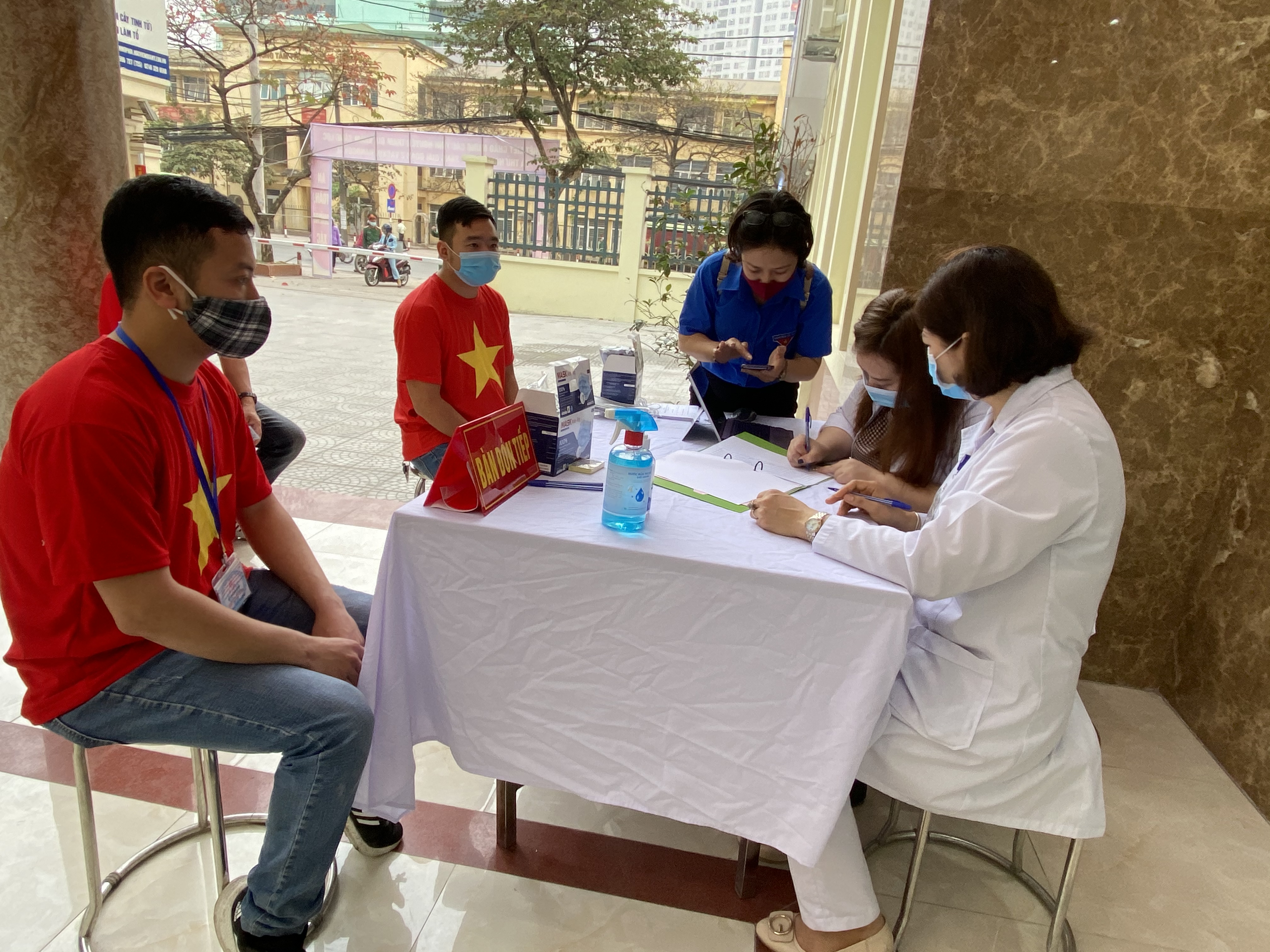 Việt Nam sẵn sàng thử nghiệm giai đoạn 3 vaccine Covid-19 Nano Covax