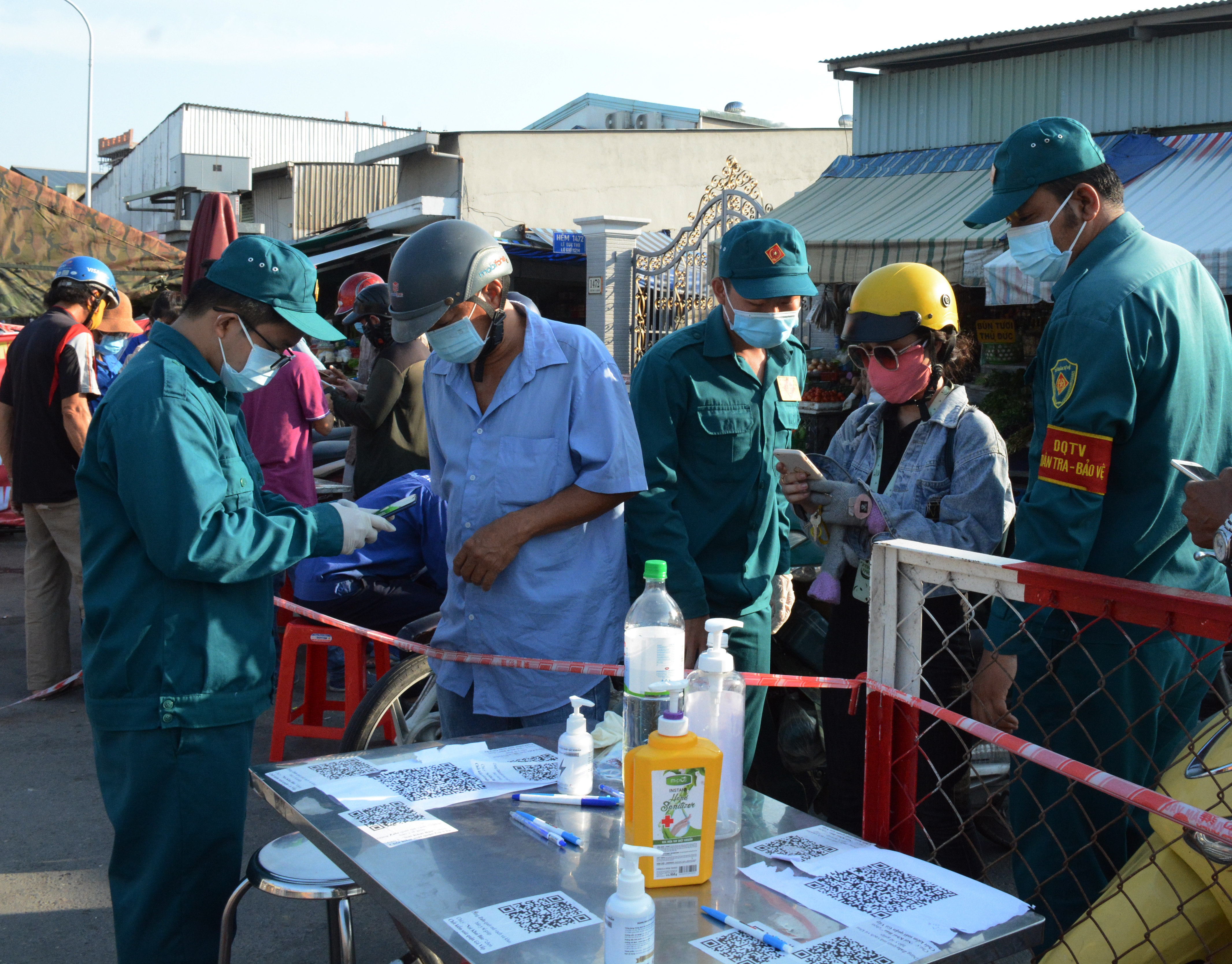 Lực lượng vũ trang TP Hồ Chí Minh: Xung kích trên tuyến đầu chống dịch Covid-19