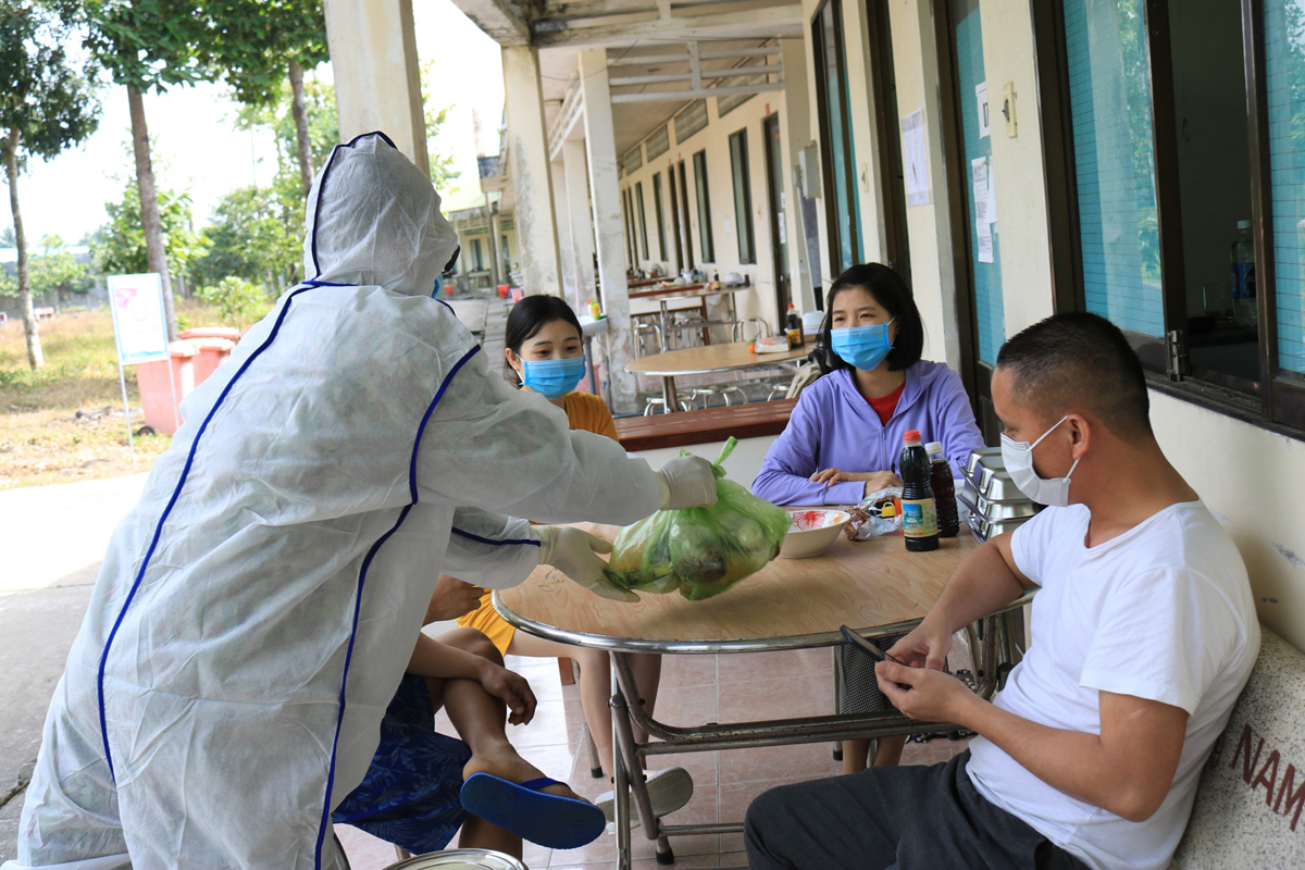 “Đất mẹ thân yêu ơi, chúng con đã bình an!”

