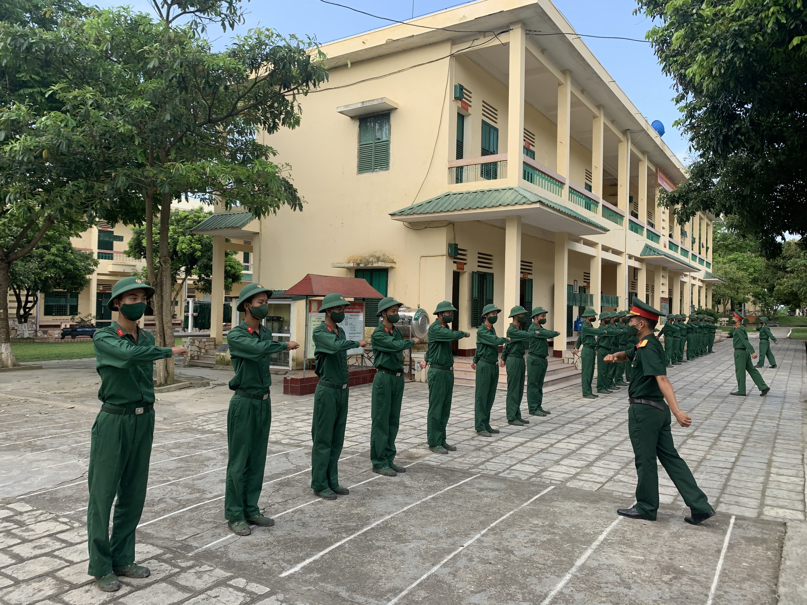 Chủ động bảo vệ sức khỏe bộ đội để hoàn thành tốt nhiệm vụ