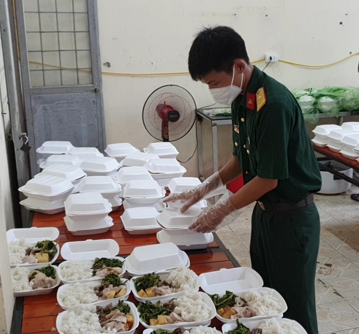 Hẹn ngày hết dịch bố về với con!