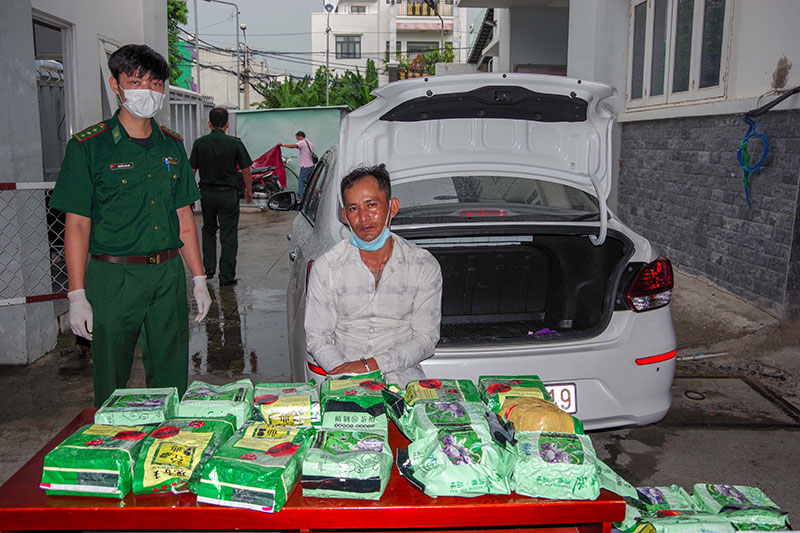 Triệt phá vụ vận chuyển trái phép 20kg ma túy từ Đồng Tháp đến TP Hồ Chí Minh