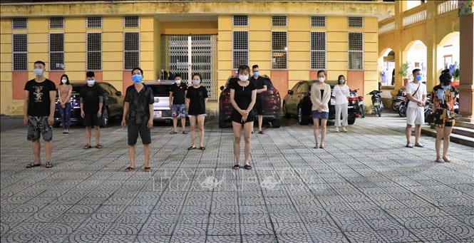 Bắt quả tang hàng chục đối tượng sử dụng ma túy, 