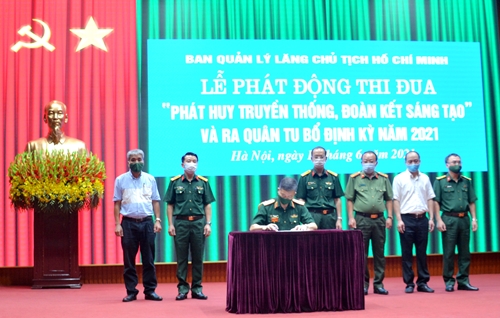 Ban Quản lý Lăng Chủ tịch Hồ Chí Minh phát động đợt thi đua cao điểm “Phát huy truyền thống, đoàn kết, sáng tạo” 
   