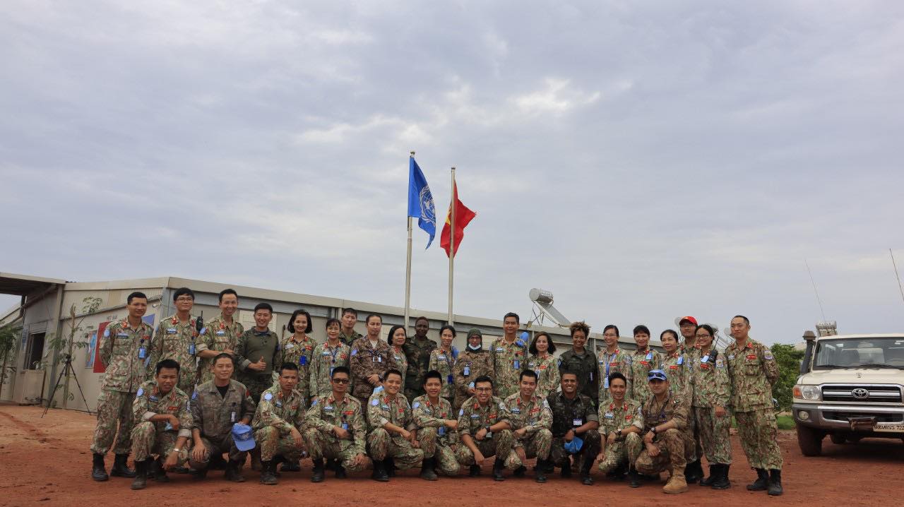 Phái bộ GGHB LHQ kiểm tra năng lực của Bệnh viện dã chiến Việt Nam tại CH Nam Sudan