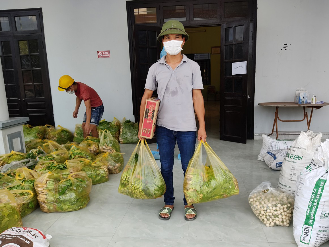 Tình người giữa tâm dịch