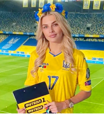 Nhà tiên tri xuất hiện
