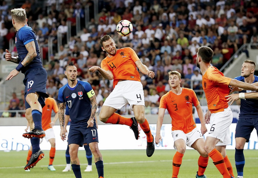 So tài... hàng thủ