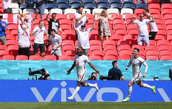 Anh - Croatia: Sterling lên tiếng!