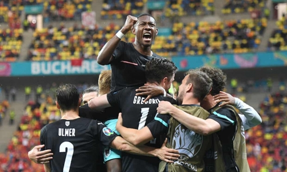 Những pha bóng đẹp trận Áo - Bắc Macedonia