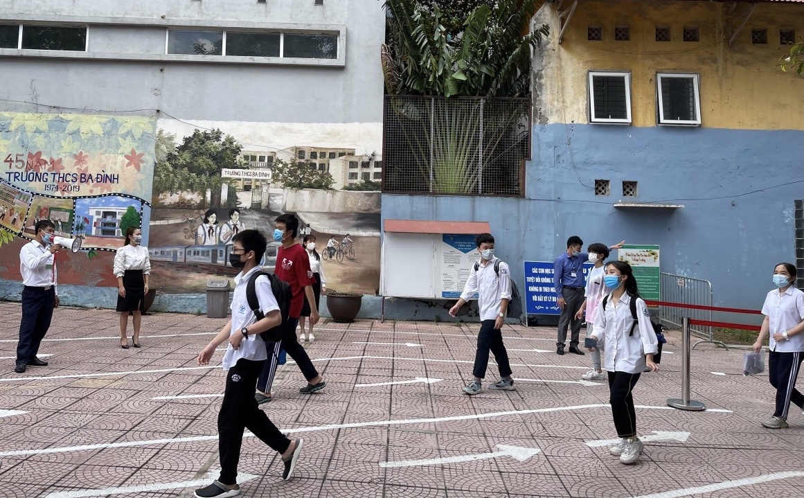 Gần 8.000 học sinh Hà Nội dự thi vào lớp 10 chuyên và song bằng