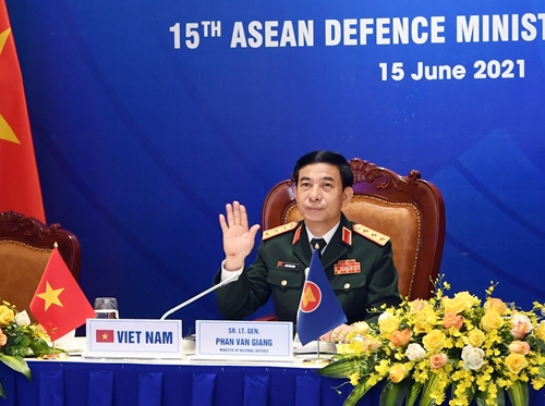 Bộ trưởng Bộ Quốc phòng Phan Văn Giang tham dự Hội nghị ADMM-15