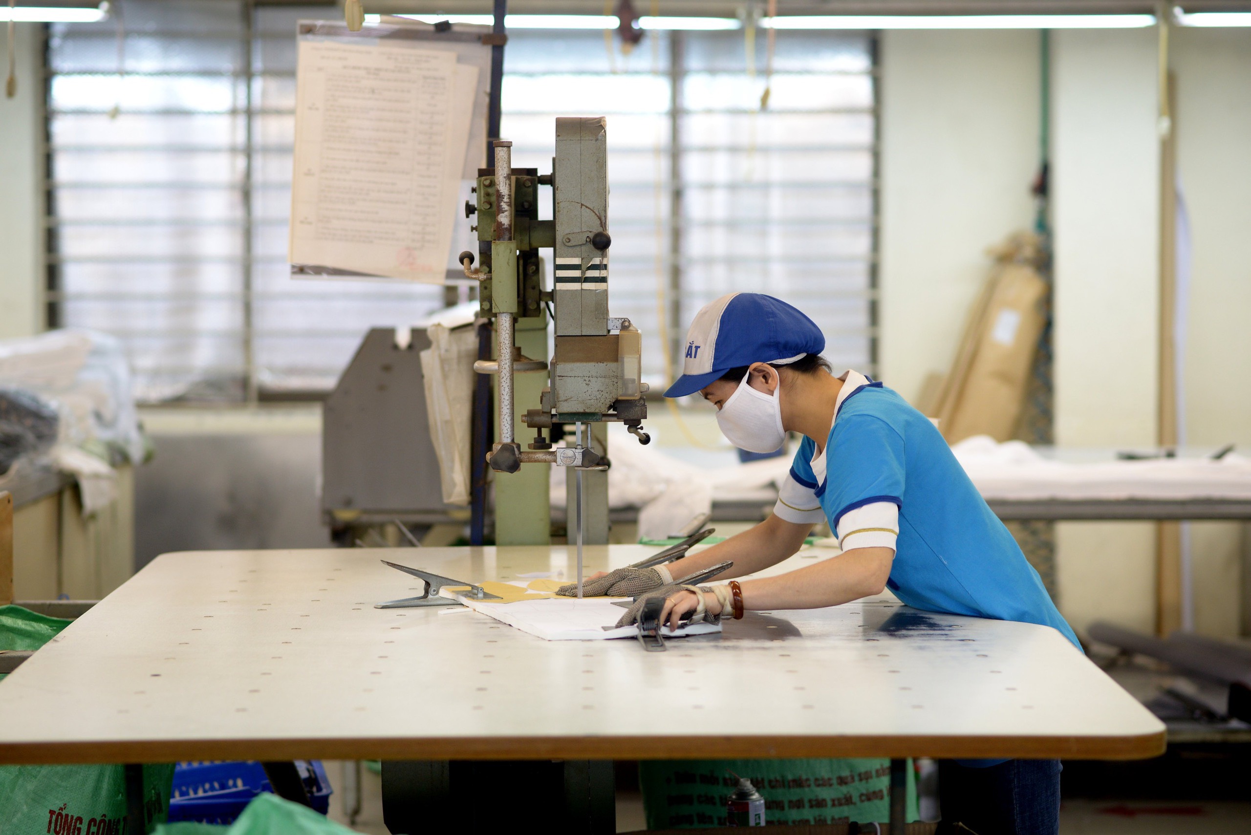 Dồi dào đơn hàng nhưng doanh nghiệp dệt may vẫn bộn bề nỗi lo