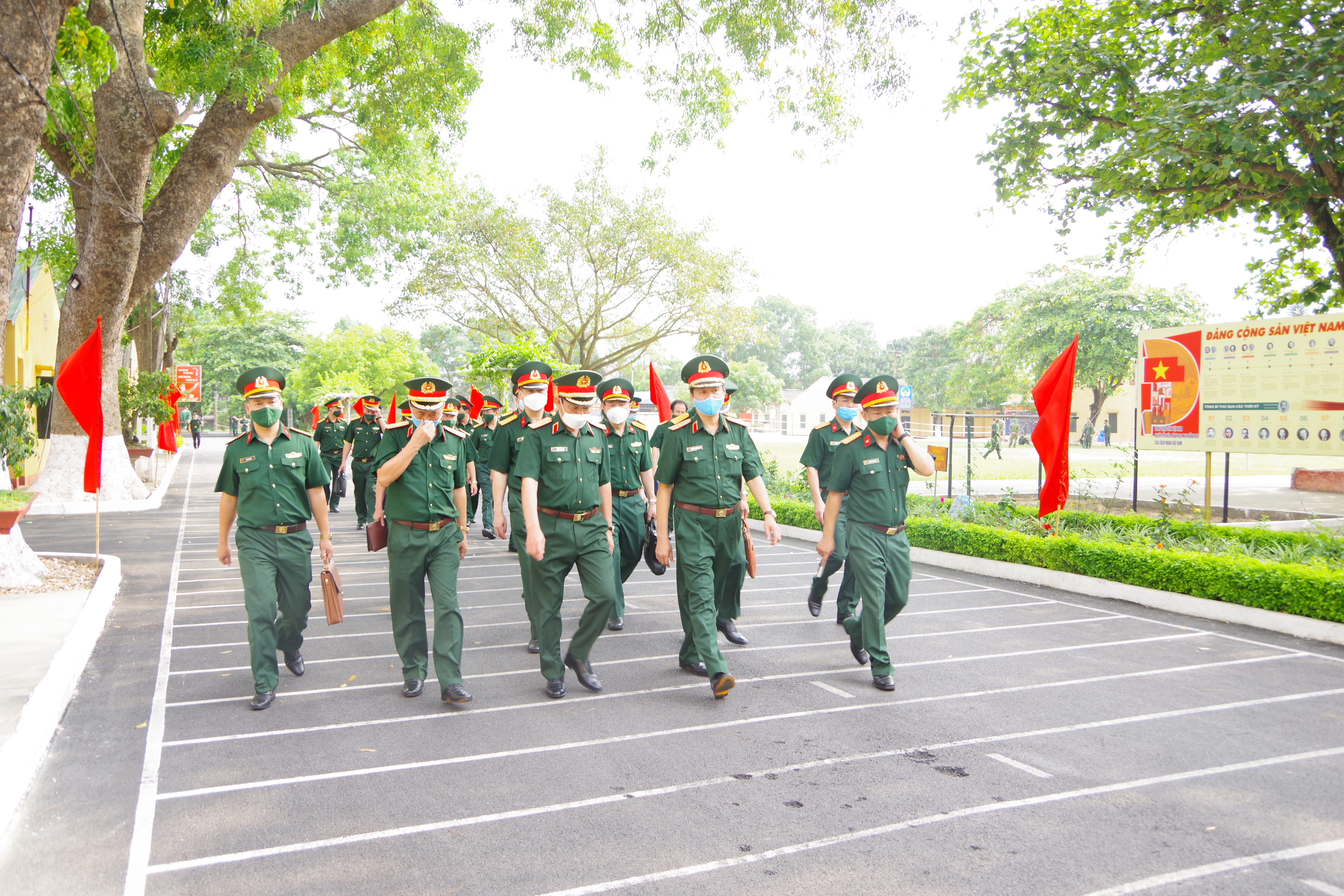 Cùng địa phương chống dịch