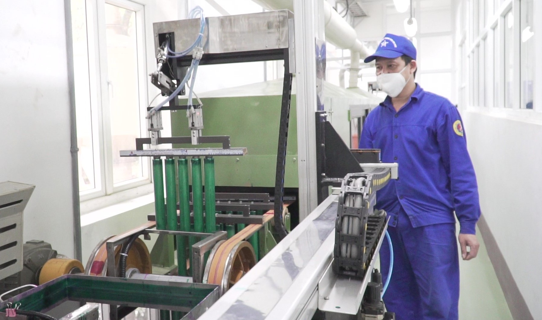 Tự động hóa công đoạn sơn liều phóng