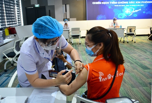 Khởi động chiến dịch tiêm vaccine phòng Covid-19 tại Thành phố Hồ Chí Minh