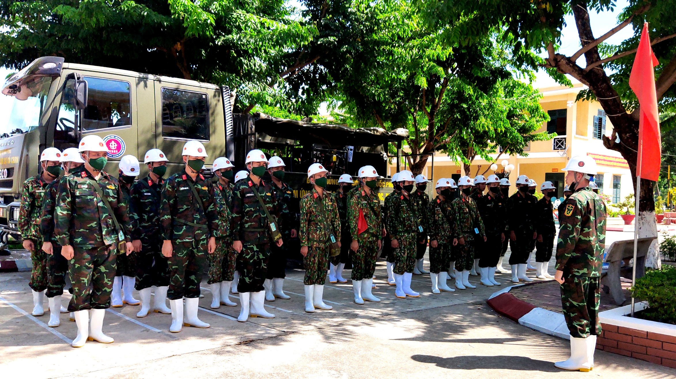 Phân công, giao nhiệm vụ cho các bộ phận trước khi cơ động.