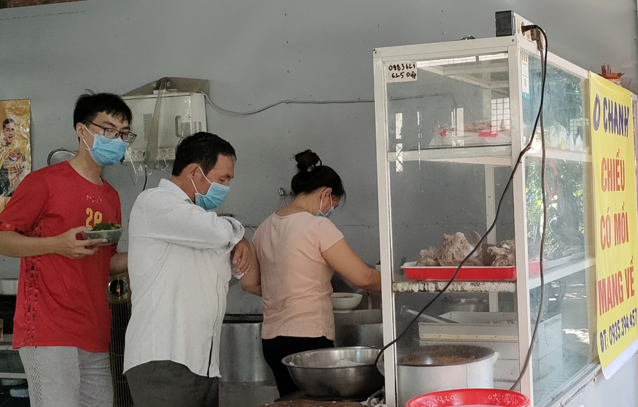 Đà Nẵng tạm dừng dịch vụ ăn, uống tại chỗ từ 12 giờ ngày 20-6  