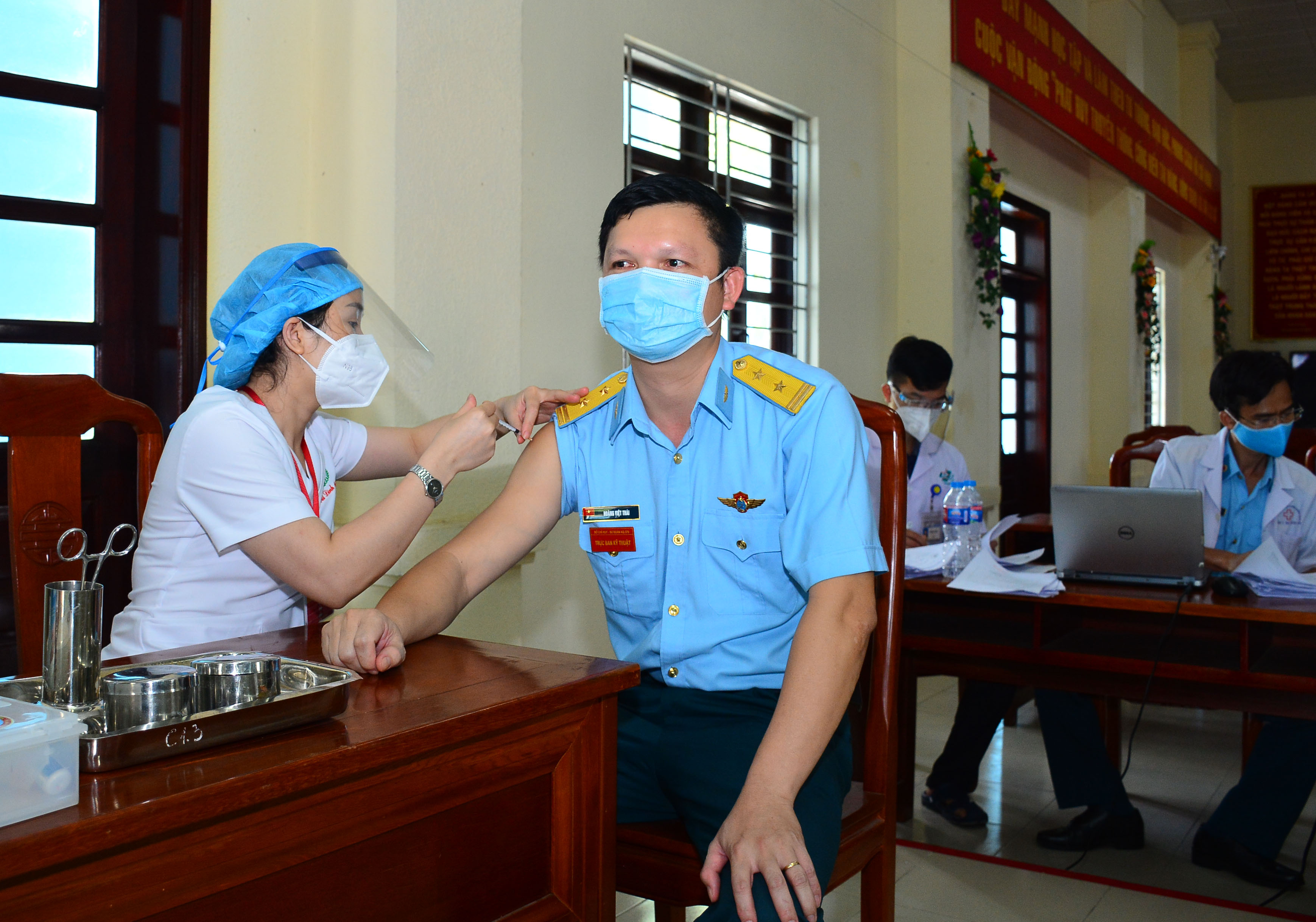 Tiêm vaccine phòng Covid-19 cho các đơn vị Quân chủng Phòng không – Không quân