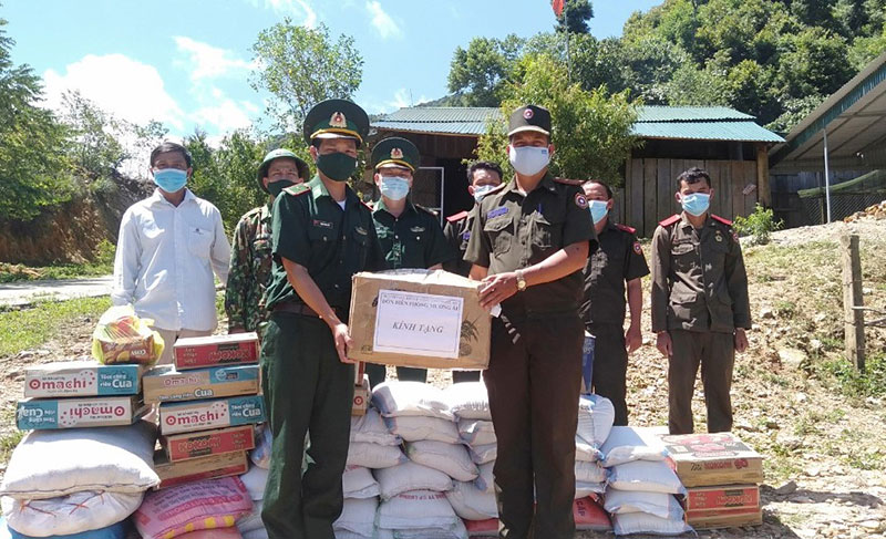 Hỗ trợ lương thực, thực phẩm, vật chất phòng, chống dịch cho lực lượng bảo vệ biên giới, nhân dân giáp biên giới Việt Nam - Lào