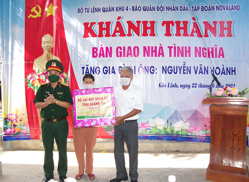 Khánh thành Nhà tình nghĩa do Báo Quân đội nhân dân huy động tài trợ