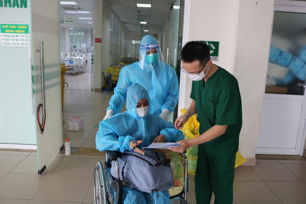 Bệnh nhân Covid-19 nguy kịch thứ 13 xuất viện sau 6 lần lọc máu