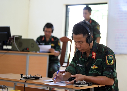 Bộ tư lệnh Thông tin liên lạc kiểm tra công tác huấn luyện của Đội tuyển tham dự Army Games