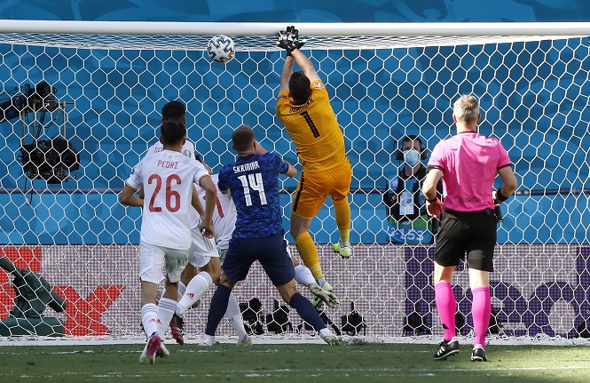 Cuộc đua “đốt” lưới nhà